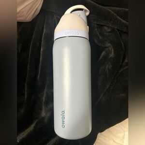 Owala FreeSip Stainless Steel Water Bottle, 32oz Light Blue